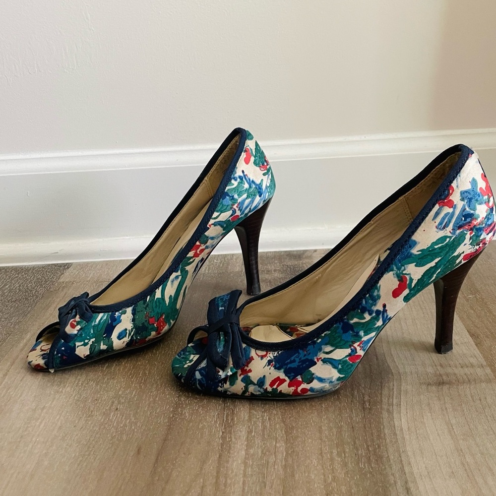 APT 9 Tressa Floral Heels